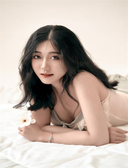 《重返芳园》详细剧情商业解析：从开场到结局的完整叙事分析，导演剪辑